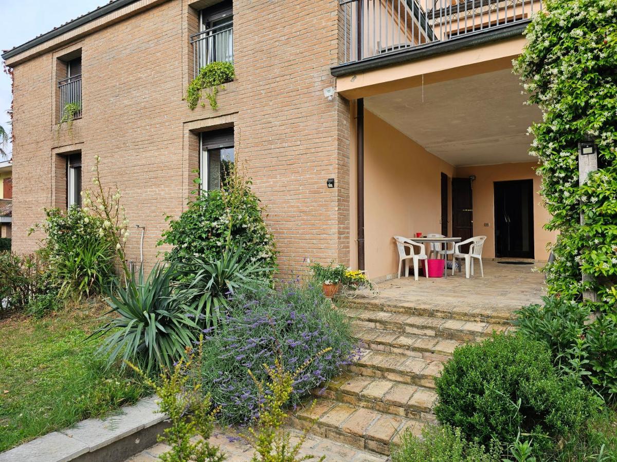 Casa Vincenzo 130 Mq Con Portico Ed Ingresso Esclusivo Dal Giardino Villa Felino Kültér fotó