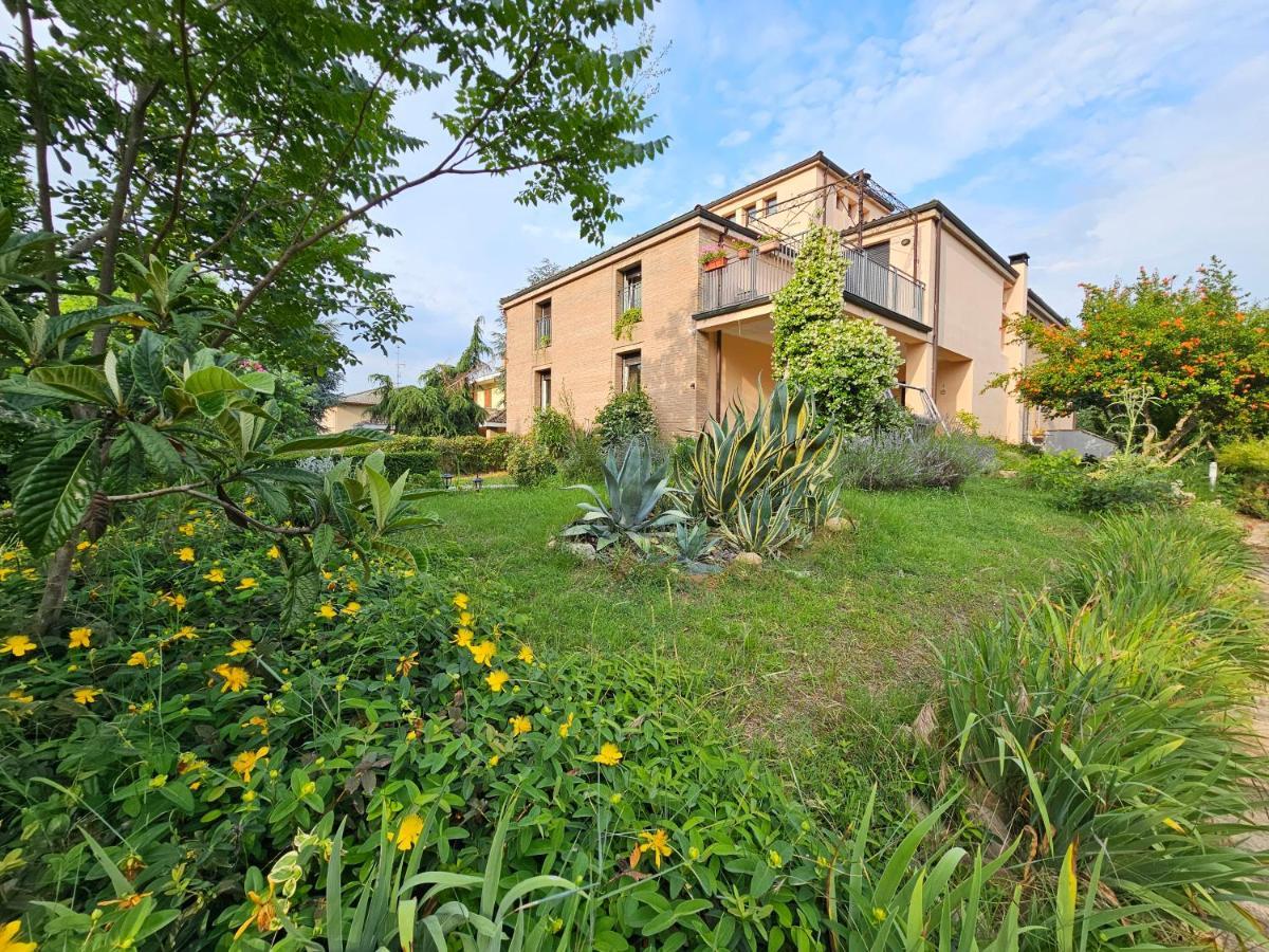 Casa Vincenzo 130 Mq Con Portico Ed Ingresso Esclusivo Dal Giardino Villa Felino Kültér fotó